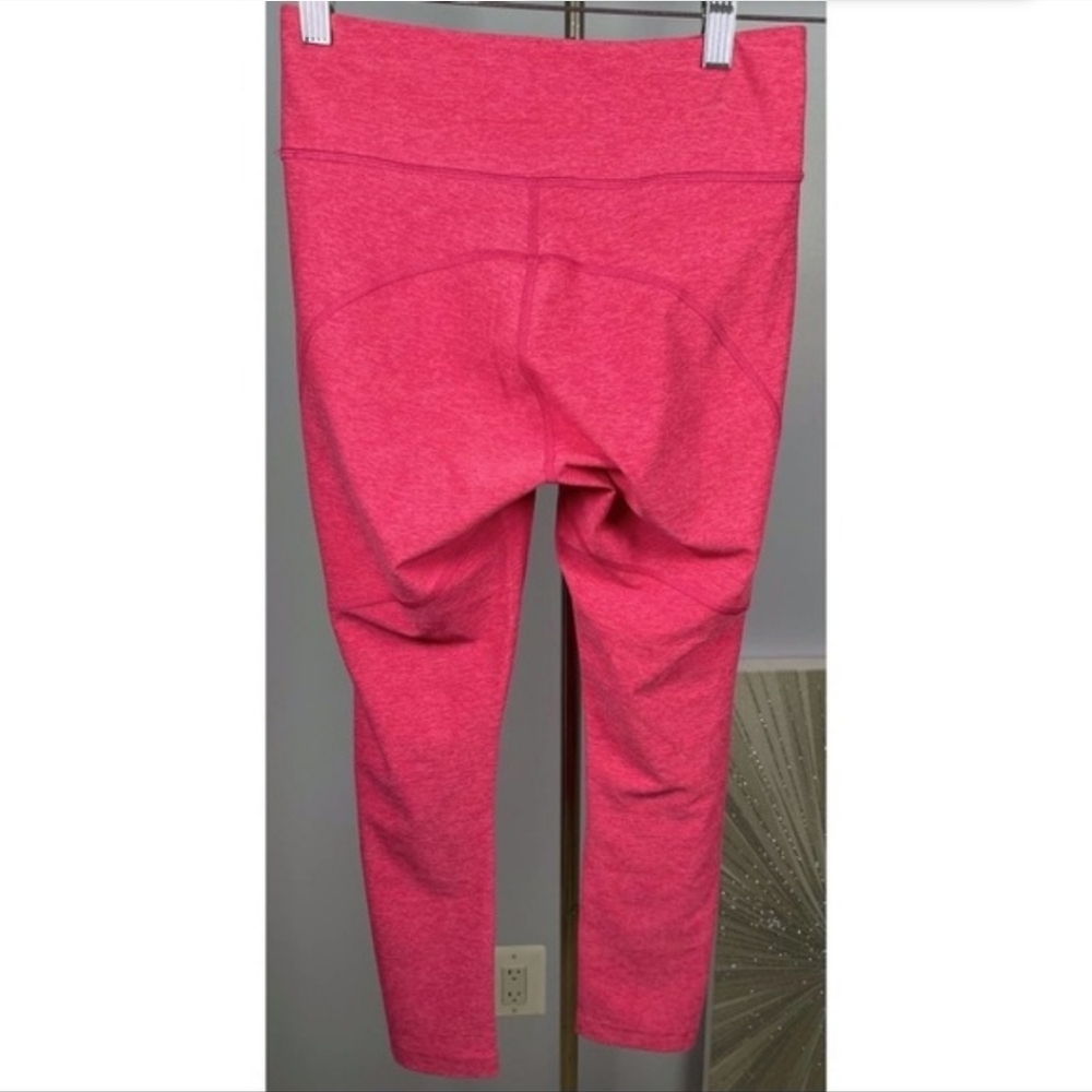 Outdoor Voices 3/4 Warm-Up Crop Leggings Flamingo Pink Size XS Workout Yoga EUC - Picture 8 of 9